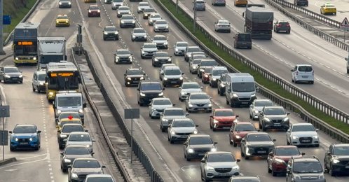 Vehicles are seen on a highway in Istanbul, Türkiye, Feb. 2, 2026. (AA Photo)