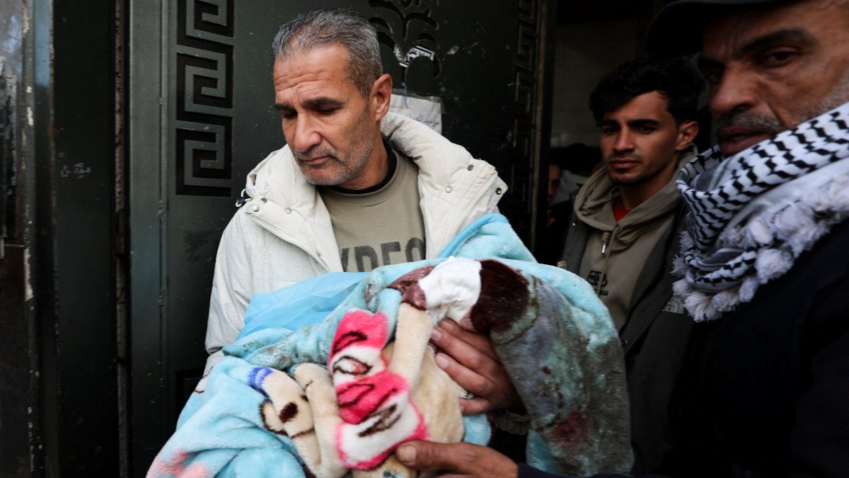 Three children among 17 killed in renewed Israeli violence in Gaza