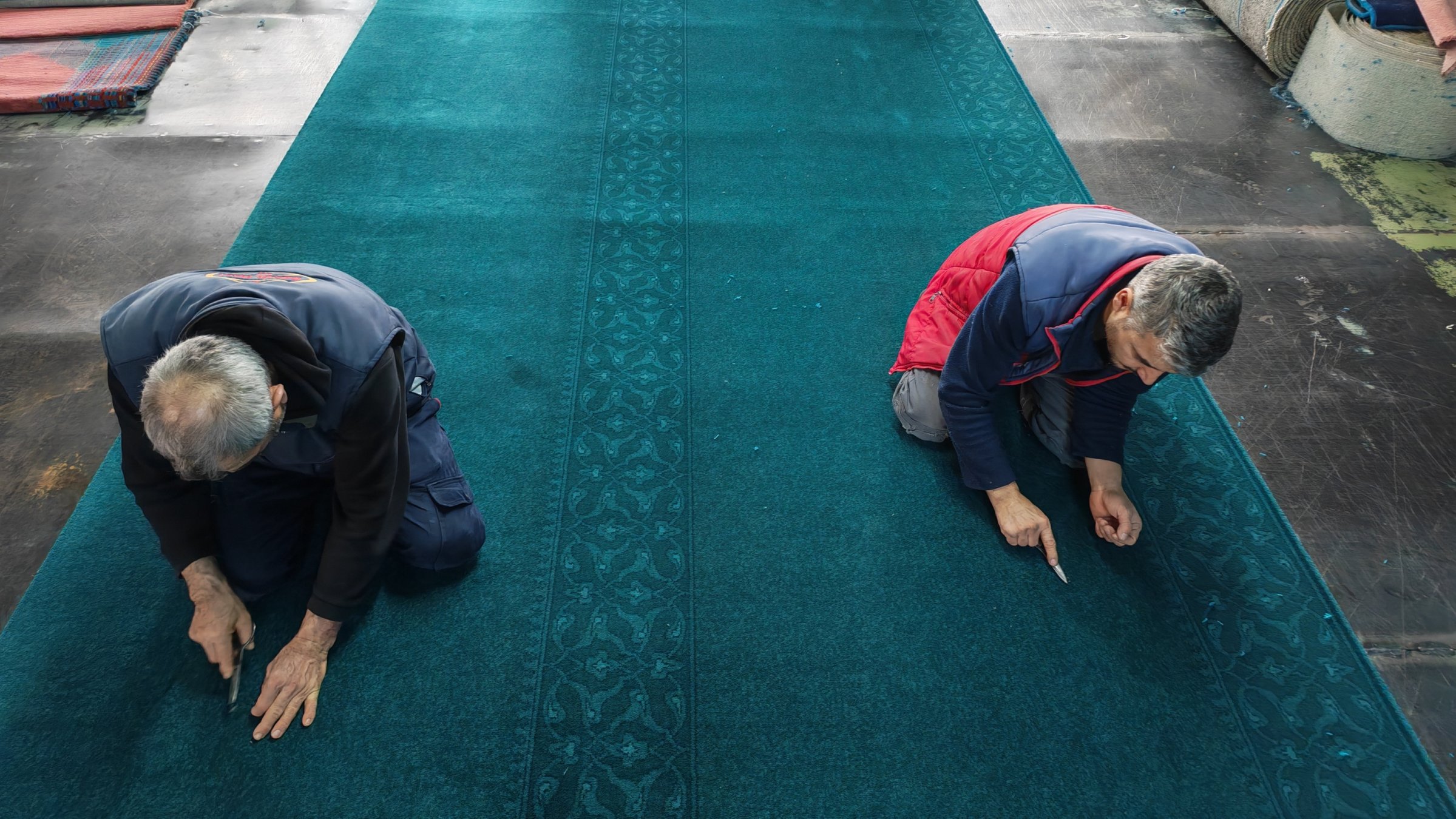 Ottoman-style carpets installed in Türkiye-run Tokyo mosque