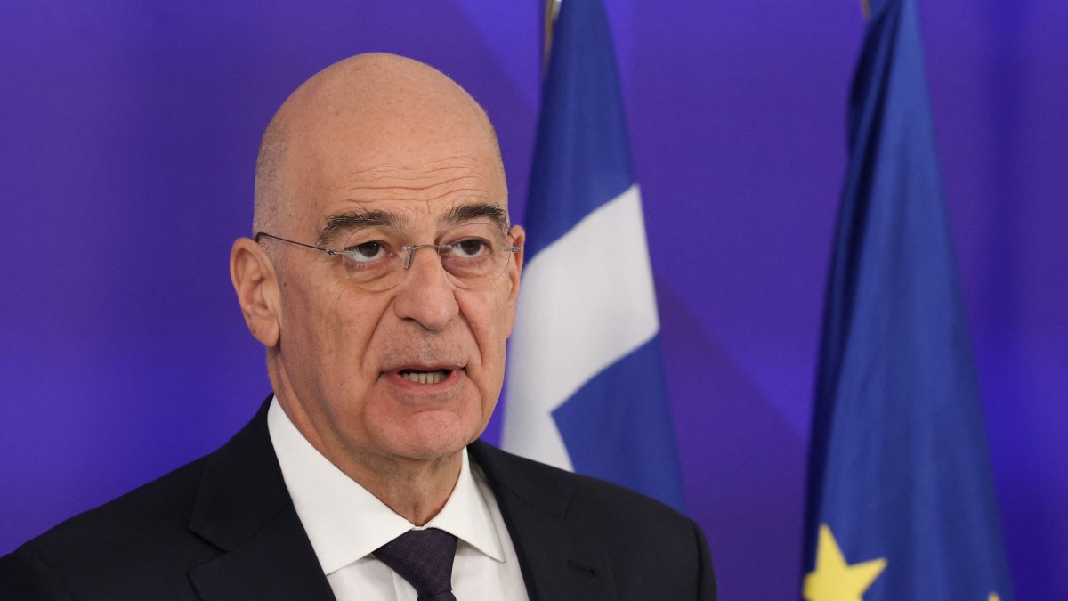 Greek minister Dendias urges US to choose between Türkiye, Israel