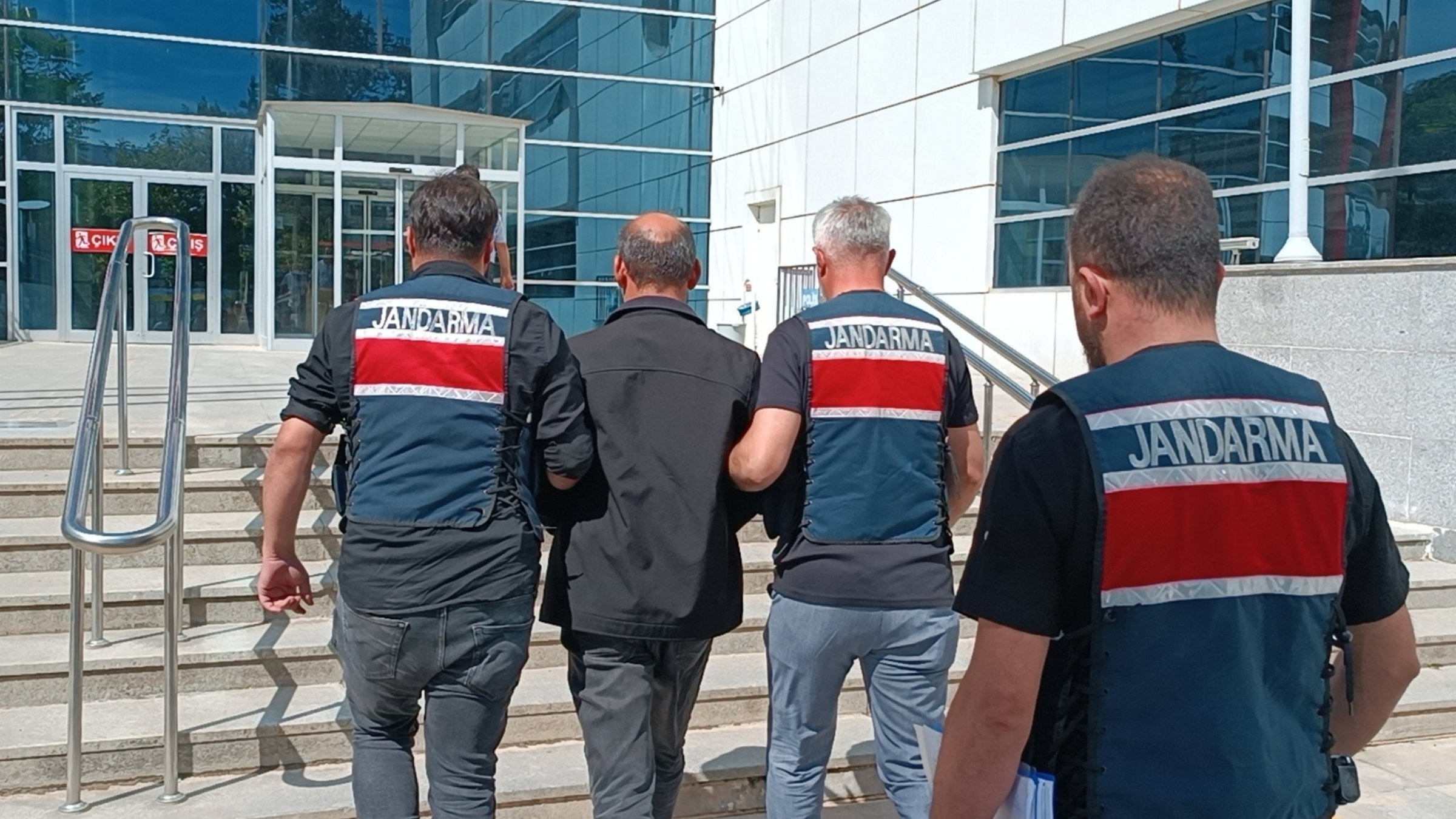 Türkiye detains 10 suspects in crackdown on cyber fraud network
