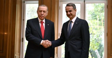 President Recep Tayyip Erdoğan and Greek Prime Minister Kyriakos Mitsotakis shake hands at Maximos Mansion, Athens, Greece, Dec. 7, 2023. (AP Photo)