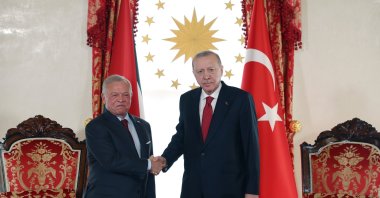 Jordan’s King Abdullah II (L) and President Recep Tayyip Erdoğan shake hands ahead of a meeting at the Dolmabahçe Presidential Office in Istanbul, Türkiye, Feb. 7, 2026. (DHA Photo)