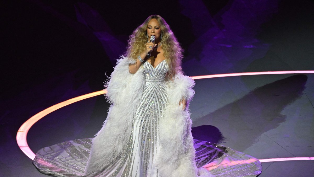 U.S. singer Mariah Carey performs during the opening ceremony of the Milano Cortina 2026 Winter Olympic Games at the San Siro stadium in Milan, northern Italy, Feb. 6, 2026. (AFP Photo)