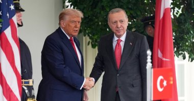 U.S. President Donald Trump (L) greets President Recep Tayyip Erdoğan at the White House, Washington, U.S., Sept. 25, 2025. (AP Photo)