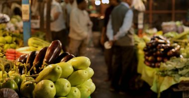 Vegetables on display near a wholesale vegetable market, Kolkata, India, Jan. 20, 2026. (EPA Photo)
