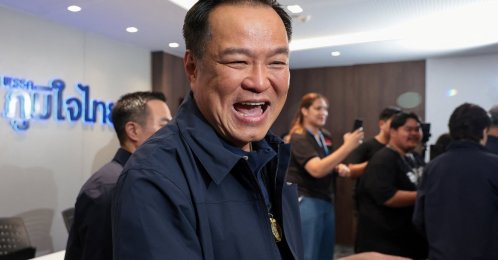Thailand's caretaker Prime Minister Anutin Charnvirakul, Bhumjaithai Party leader and prime ministerial candidate, gestures following a press conference at the party headquarters on the day of the general election, in Bangkok, Thailand, Feb. 8, 2026. (Reuters Photo)