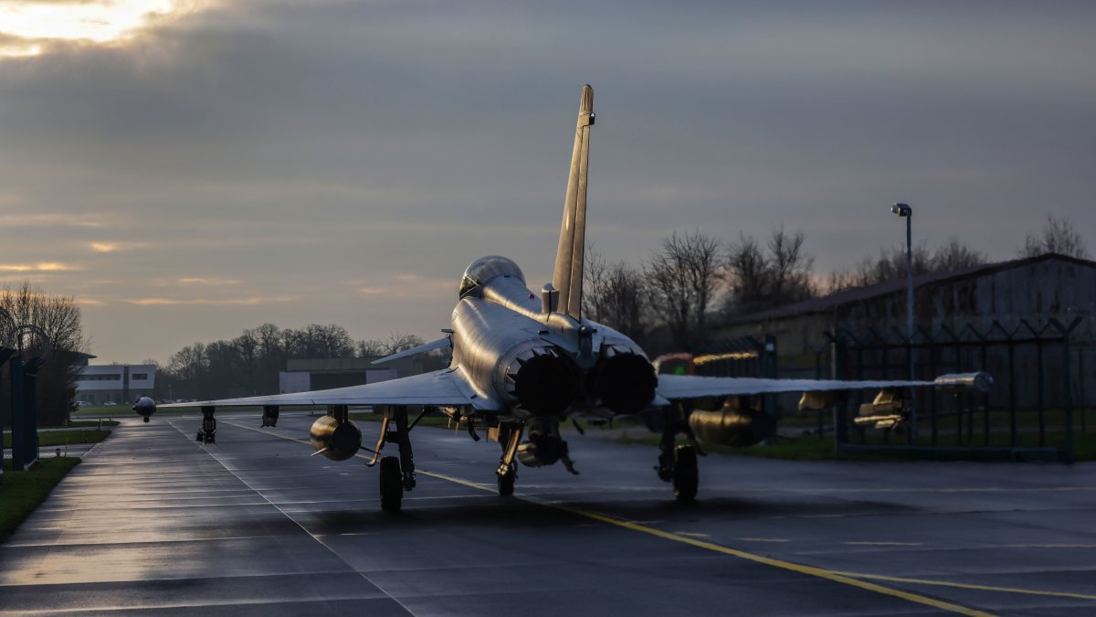 In blow to European plan, Germany urged to build own fighter jet