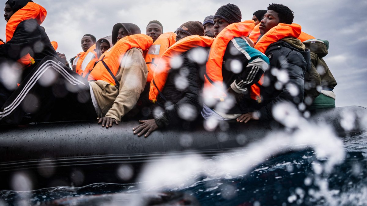 Babies among 53 dead, missing in migrant shipwreck off Libya