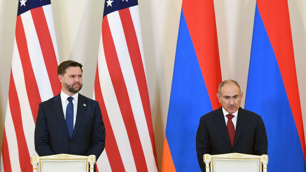 Armenian Prime Minister Nikol Pashinyan and U.S. Vice President JD Vance attend a signing ceremony following their talks in Yerevan, Feb. 9, 2026. (AFP Photo)