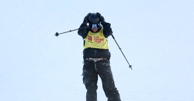 Team USA's Hunter Hess reacts after competing in the second run of the Aspen Snowmass Men's Freeski Halfpipe Finals during the Toyota US Grand Prix 2026 at Aspen Snowmass Ski Resort, Aspen, U.S., Jan. 10, 2026. (AFP Photo)