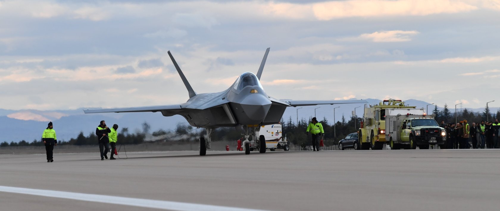 Türkiye's fifth-generation fighter jet Kaan is seen on a runway, Ankara, Türkiye, Dec. 26, 2023. (IHA Photo)