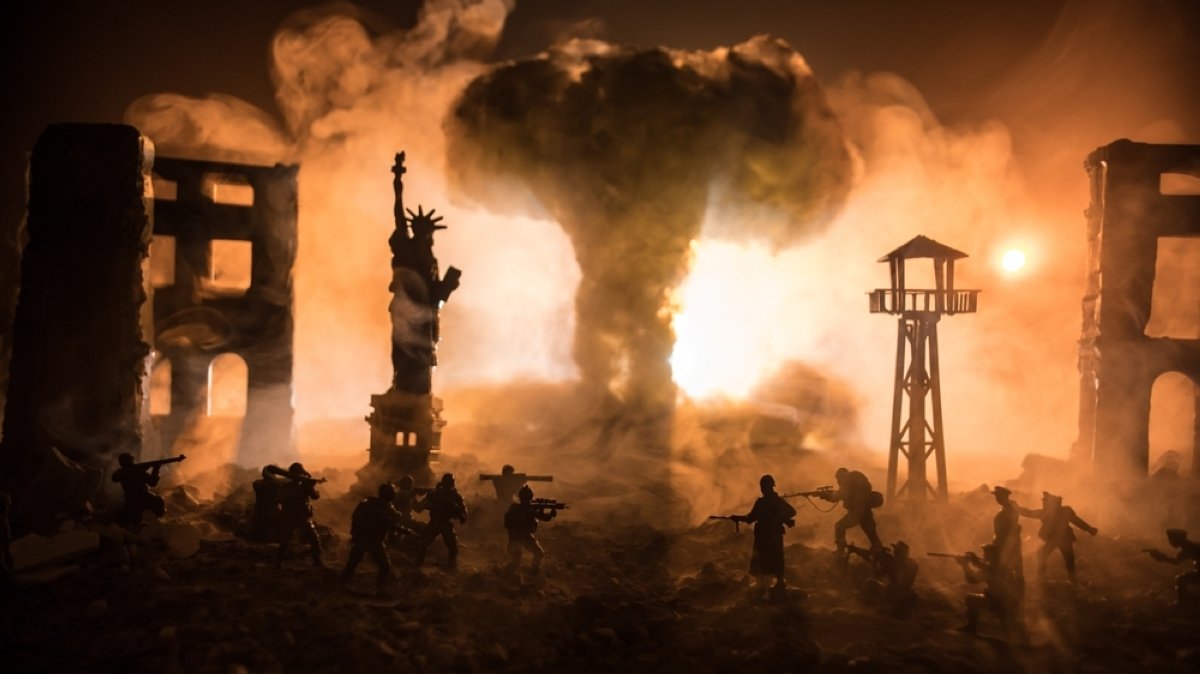 A nuclear treaty ends quietly in a very loud world