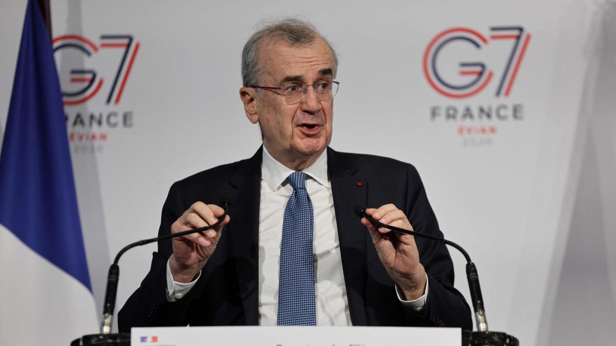 French central bank governor Francois Villeroy de Galhau gives a speech during the opening press conference of the Finance and Digital tracks of the French G-7 Presidency at the French Economy Ministry, Paris, France, Feb. 3, 2026. (AFP Photo)