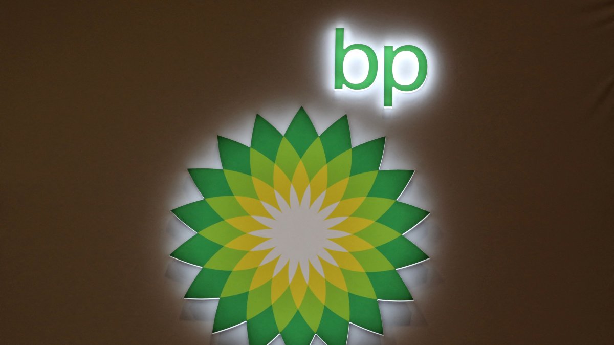 The logo of British multinational oil and gas company BP is displayed at their booth during the LNG 2023 energy trade show in Vancouver, British Columbia, Canada, July 12, 2023. (Reuters Photo)