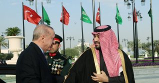 President Tayyip Erdoğan is welcomed by Saudi Crown Prince Mohammed bin Salman in Riyadh, Saudi Arabia, Feb. 3, 2026. (Handout via Reuters)