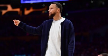 Golden State Warriors' Stephen Curry watches the action during the second half of the match against the Los Angeles Lakers at Crypto.com Arena, Los Angeles, U.S., Feb. 7, 2026. (AFP Photo)