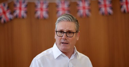 British Prime Minister Keir Starmer visits a community centre, as part of his cost‑of‑living tour, in Hertfordshire, Britain, February 10, 2026. REUTERS/Suzanne Plunkett/Pool