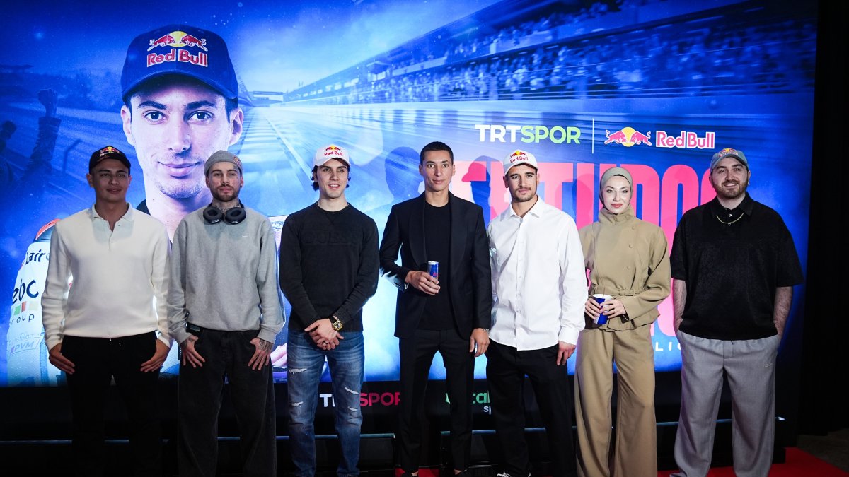 National rider Toprak Razgatlioglu (C) poses for a commemorative photo with fellow athletes ahead of the premiere of the documentary “El Turco: Toprak Razgatlioglu,” which chronicles his journey from World Superbike champion to MotoGP, at Terminal Kadikoy, Istanbul, Türkiye, Feb. 10, 2026. (AA Photo)