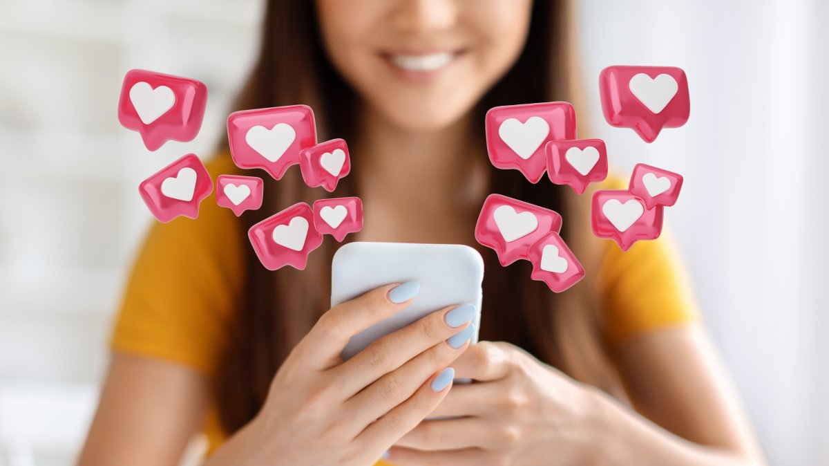A 31-year-old Arizona woman has been arrested after sending more than 159,000 messages, including threats, to a man she met once through an online dating app. (Shutterstock Photo)