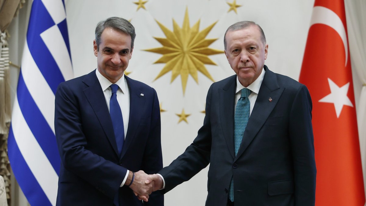 Mitsotakis gets warm welcome as Ankara sees brighter side in ties