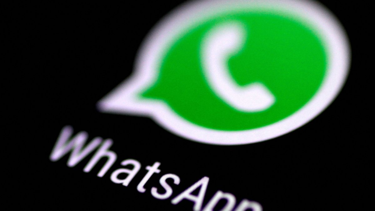 Russia 'attempted to fully block' WhatsApp, company says
