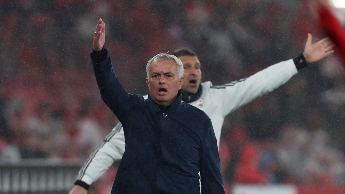 Benfica head coach Jose Mourinho reacts during the Primeira Liga match against Alverca at the Estadio da Luz, Lisbon, Portugal, Feb. 8, 2026. (Reuters Photo)