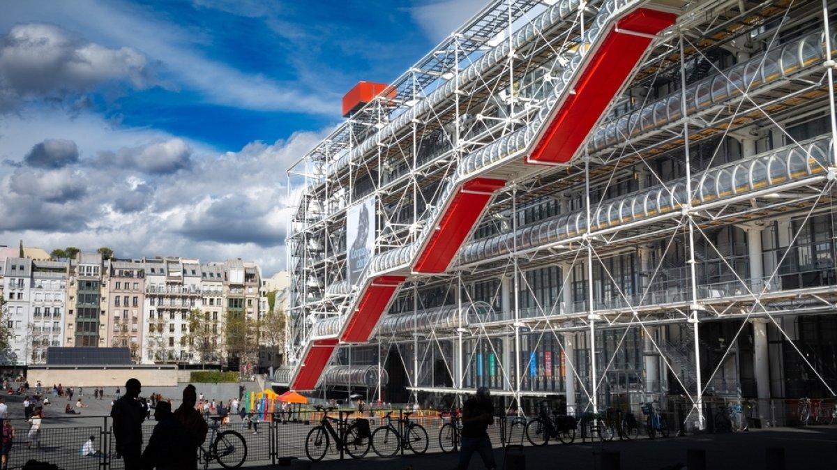 France museum staff 'traumatized' by hidden restroom camera