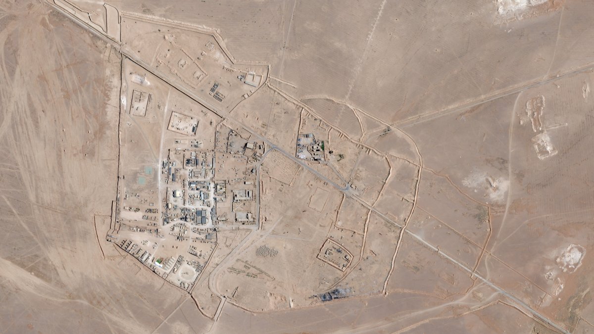 Syrian govt forces take control of al-Tanf base after US handover