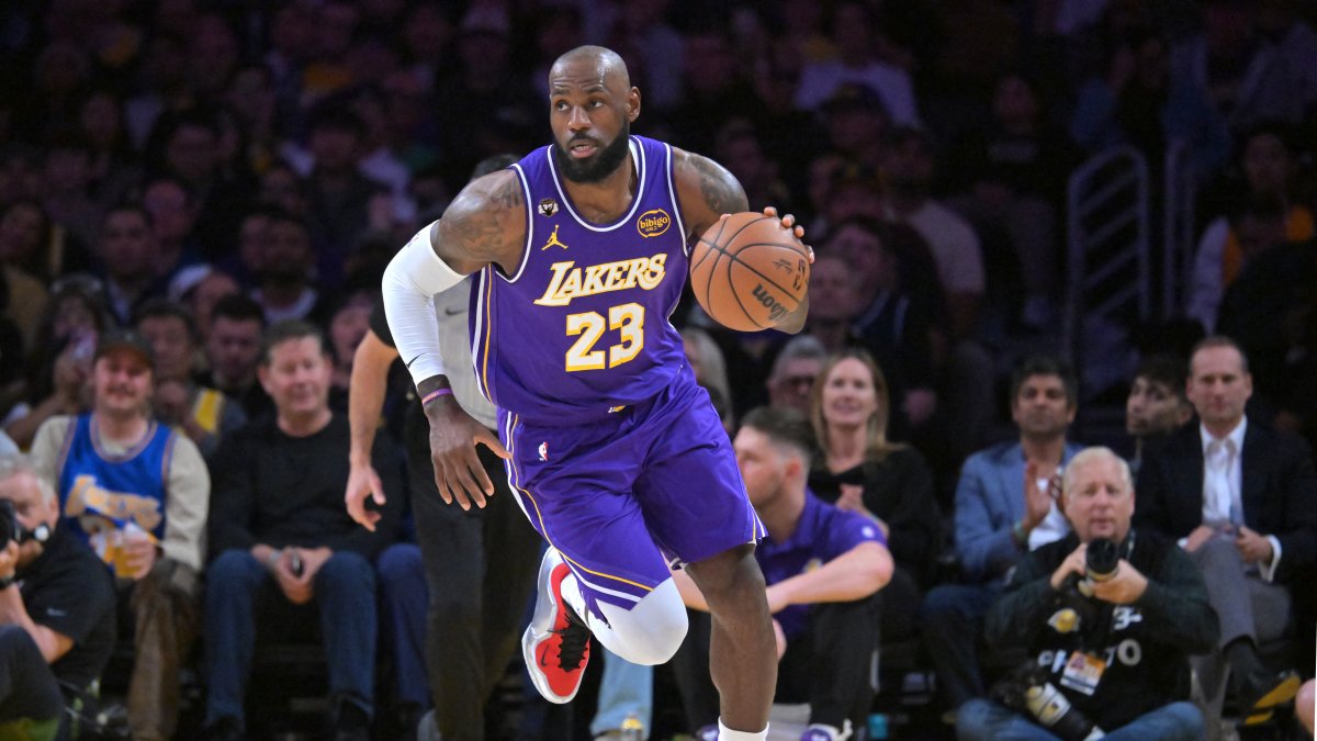 Los Angeles Lakers forward LeBron James handles the ball during the first half against the Dallas Mavericks at Crypto.com Arena in Los Angeles, U.S., Feb. 12, 2026. (Reuters Photo)