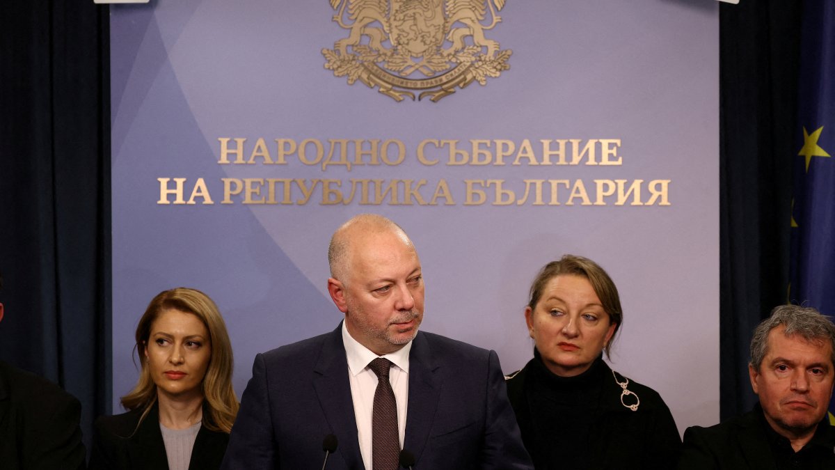 Bulgarian Prime Minister Rosen Zhelyazkov speaks to the media before announcing the resignation of his government, in Sofia, Bulgaria, Dec. 11, 2025. (Reuters File Photo)
