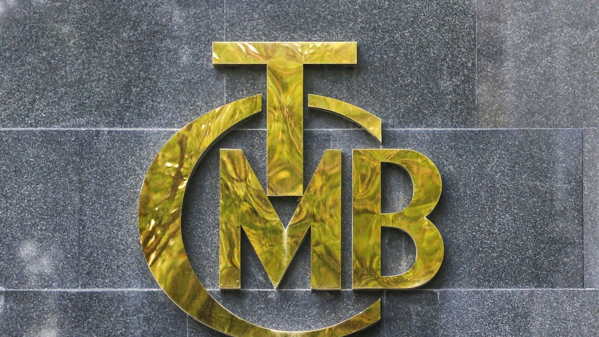 A logo of the Turkish central bank is pictured at the entrance of its headquarters in Ankara, Türkiye, Oct. 15, 2021. (Reuters Photo)