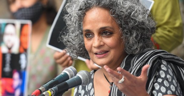 Indian author and activist Arundhati Roy speaks during a press conference on the Supreme Court's recent opinion on public protests, in which it said public places can't be occupied indefinitely, in New Delhi, India, Oct. 22, 2020. (AFP Photo)