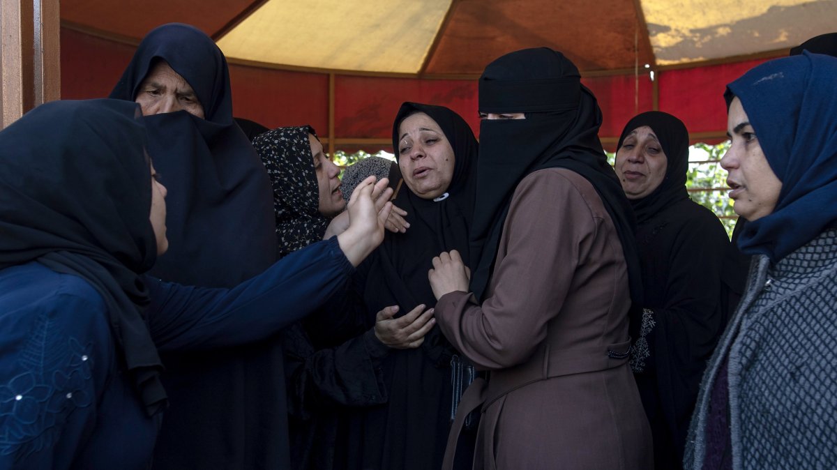 Israel kills 11 across Gaza in continued violation of cease-fire