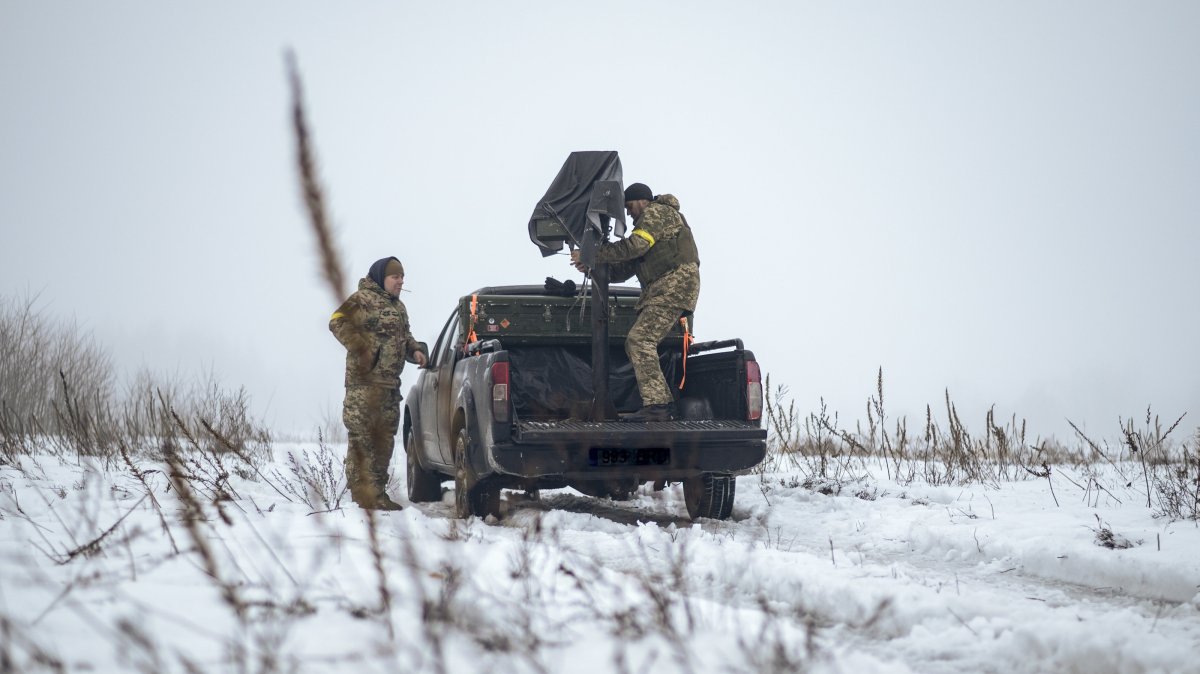 Ukrainian servicemen from an anti-drone mobile fire team prepare to intercept Russian drones at an undisclosed location in the Chernihiv region, northern Ukraine, Feb. 14, 2026. (EPA Photo)