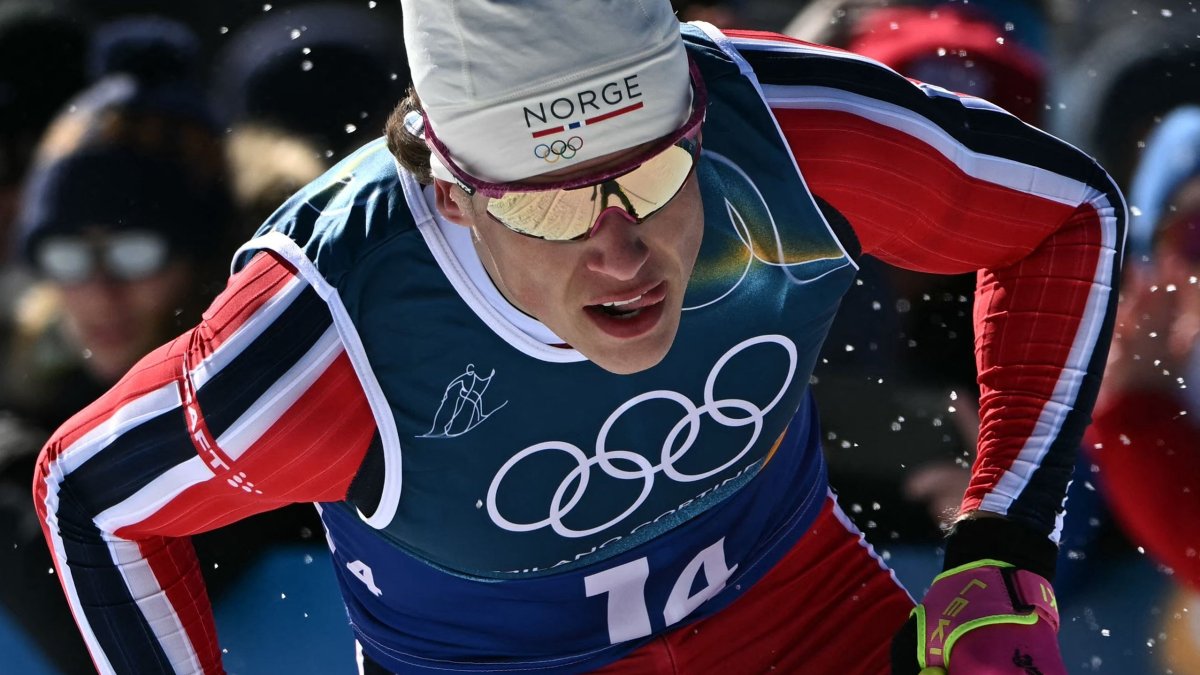 Norway's Johannes Hoesflot Klaebo competes during the cross-country men's 4 x 7.5-kilometer relay at the Milano Cortina 2026 Winter Olympics, in Lago di Tesero, Italy, Feb. 15, 2026. (AFP Photo)