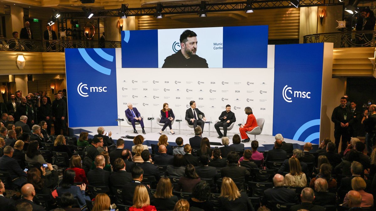 (L-R) US Senator Roger F. Wicker, European Parliament President Roberta Metsola, NATO Secretary General Mark Rutte and Ukraine President Volodymyr Zelenskyy and Moderator Christiane Amanpour attend a panel discussion during the 62nd Munich Security Conference (MSC) at the hotel 'Bayerischer Hof', in Munich, Germany, Feb. 14, 2026. (EPA Photo)