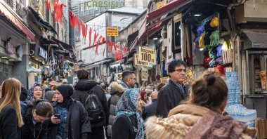 People walk on busy streets near the Grand Bazaar in the Fatih district, Istanbul, Türkiye. Dec. 2, 2025. (Shutterstock Photo)