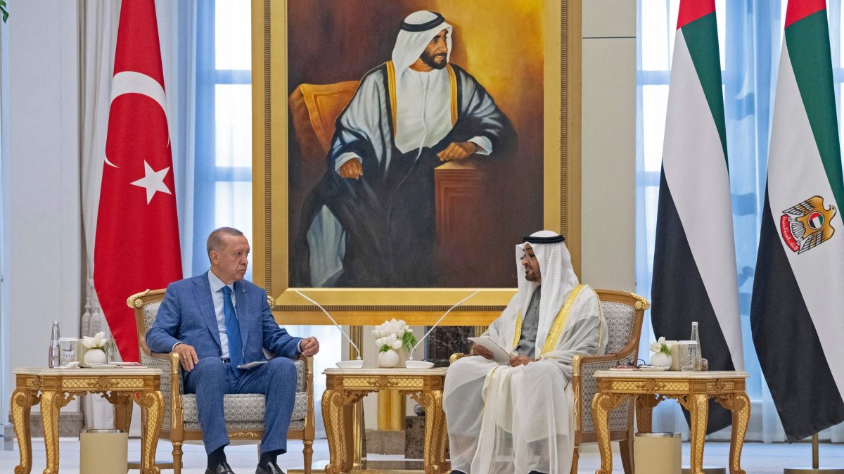 Erdoğan, UAE leader talk about expanding ties in phone call