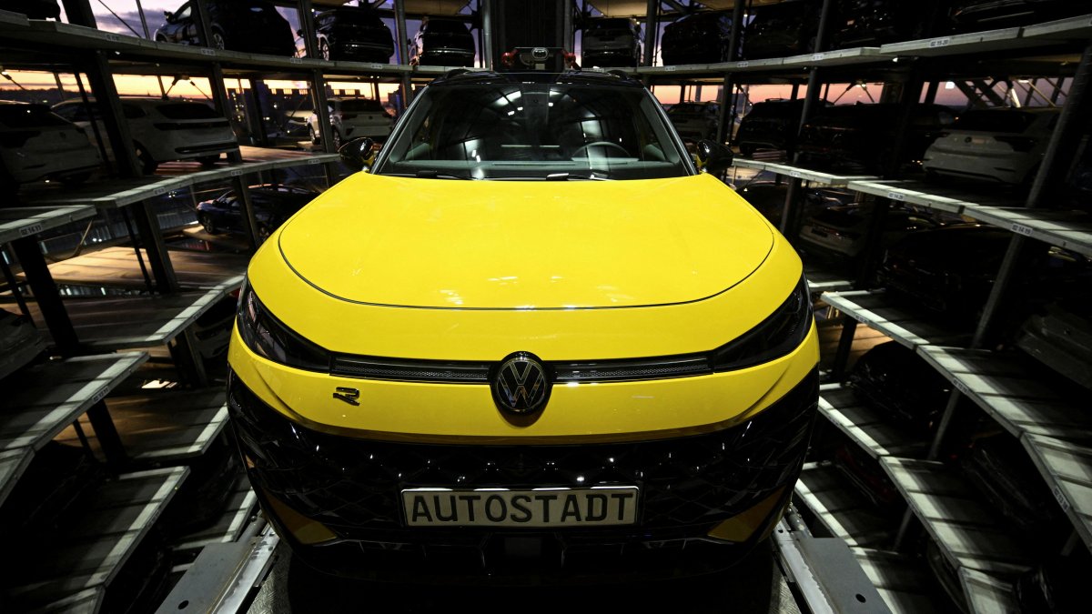 A Volkswagen T-Roc vehicle is loaded into a delivery tower at the German carmaker's plant, Wolfsburg, Germany, Nov. 21, 2025. (Reuters Photo)
