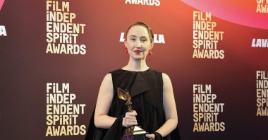 Best Supporter Performance in a New Scripted Series winner Erin Doherty for "Adolescence" holds her award during the Film Independent Spirit Awards at the Hollywood Palladium in Los Angeles, California, U.S., Feb. 15, 2026. (Reuters Photo)
