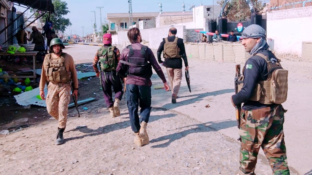 Series of terrorist attacks kills at least 14 in northwest Pakistan