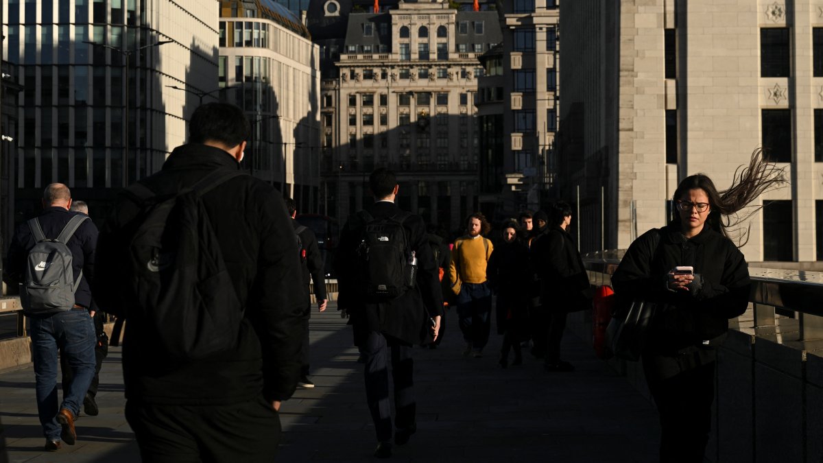 People walk on London Bridge, in London, Britain, Feb. 16, 2026. (Reuters Photo)