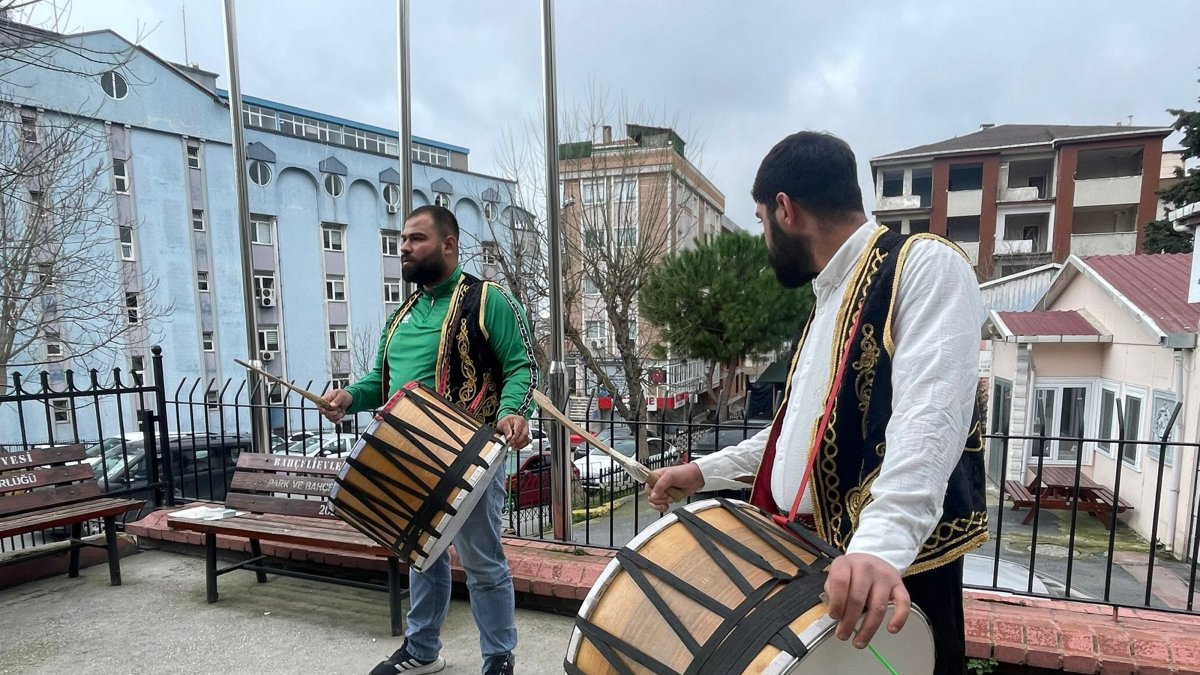 Ramadan drummers rehearse traditional sahur rhythms and verses ahead of the holy month, Istanbul, Türkiye, Feb. 17, 2026. (AA Photo) 