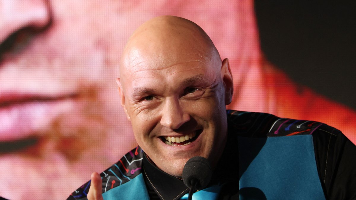 Tyson Fury speaks during the press conference before the match against Arslanbek Makhmudov at Tottenham Hotspur Stadium, London, U.K., Feb. 16, 2026. (Reuters Photo)
