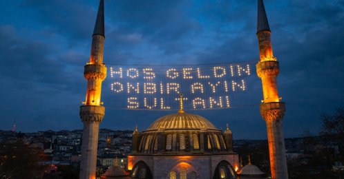 An aerial view of Valide-i Cedid Mosque illuminated with mahya lights during Ramadan, Üsküdar, Istanbul, Türkiye, March 1, 2025. (Shutterstock Photo)