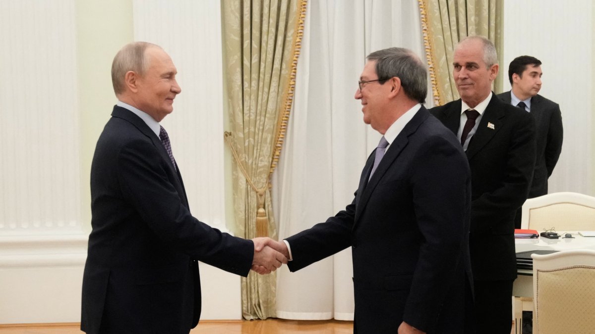 Putin reiterates support for Cuba, slams US sanctions