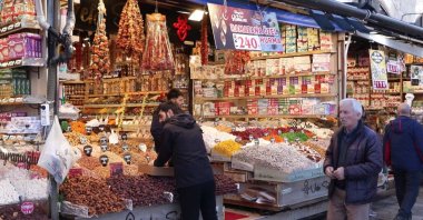 People shop at the historic Spice Bazaar ahead of Ramadan, Istanbul, Türkiye, Feb. 15, 2026. (DHA Photo)