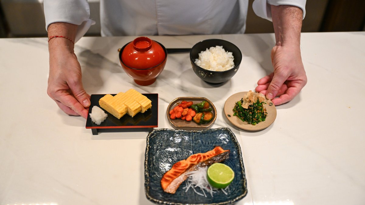 Chef Sinan Damgacıoğlu displays traditional Japanese dishes, Istanbul, Türkiye, Jan. 27, 2026. (AA Photo)