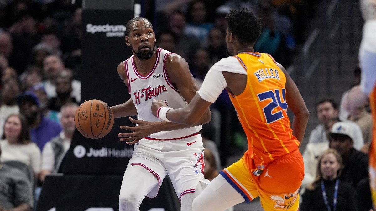 Houston Rockets' Kevin Durant (L) brings the ball up the court as Charlotte Hornets' Brandon Miller defends during the second half at Spectrum Center in Charlotte, North Carolina, U.S., Feb. 19, 2026. (Reuters  Photo)
